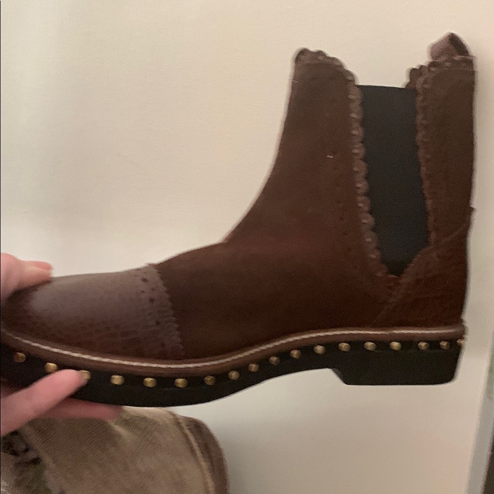 Chloé Brown Leather Ankle Boots with Buckle